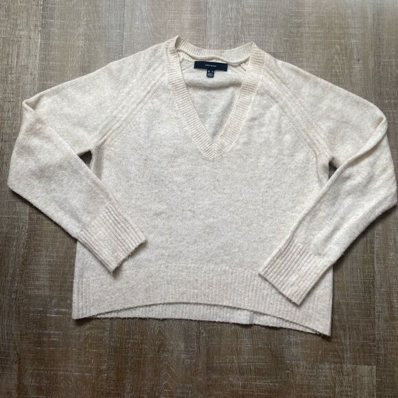 ASOS Vero Moda V-Neck Fuzzy Sweater Oatmeal Women’s Medium Preppy Classic Soft - Picture 2 of 10
